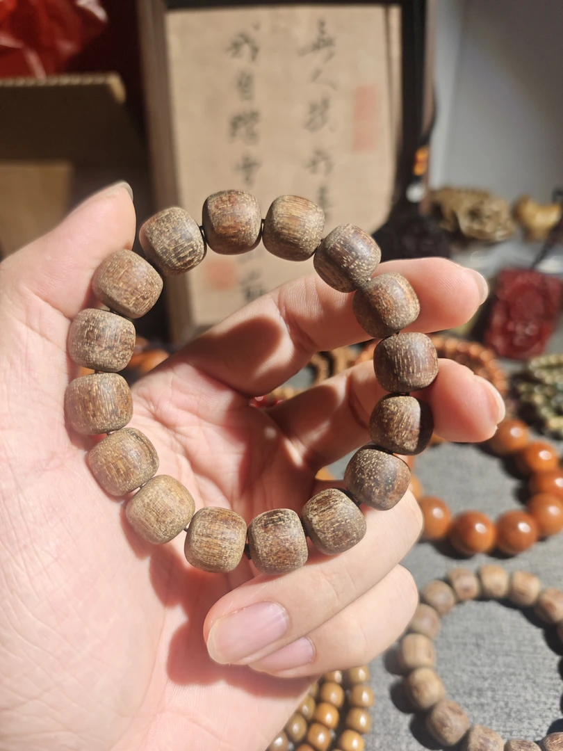 巴布亚贡木粗抛老形珠13*14手串单圈