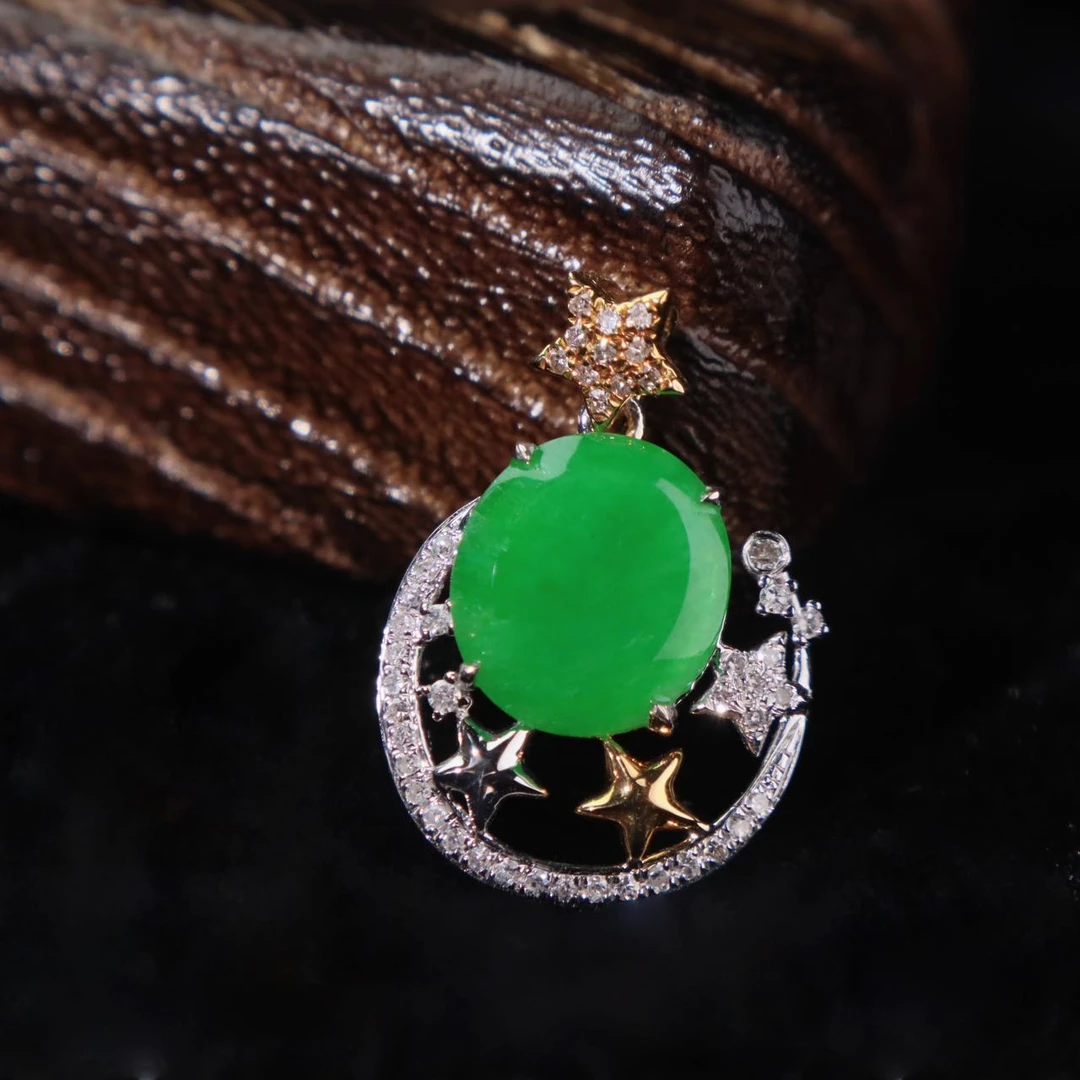 18k金镶钻翡翠吊坠