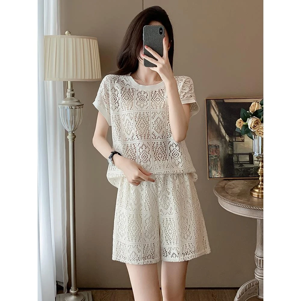 欧货轻薄休闲运动套装女夏季时髦洋气镂空蕾丝短袖高腰短裤两件套