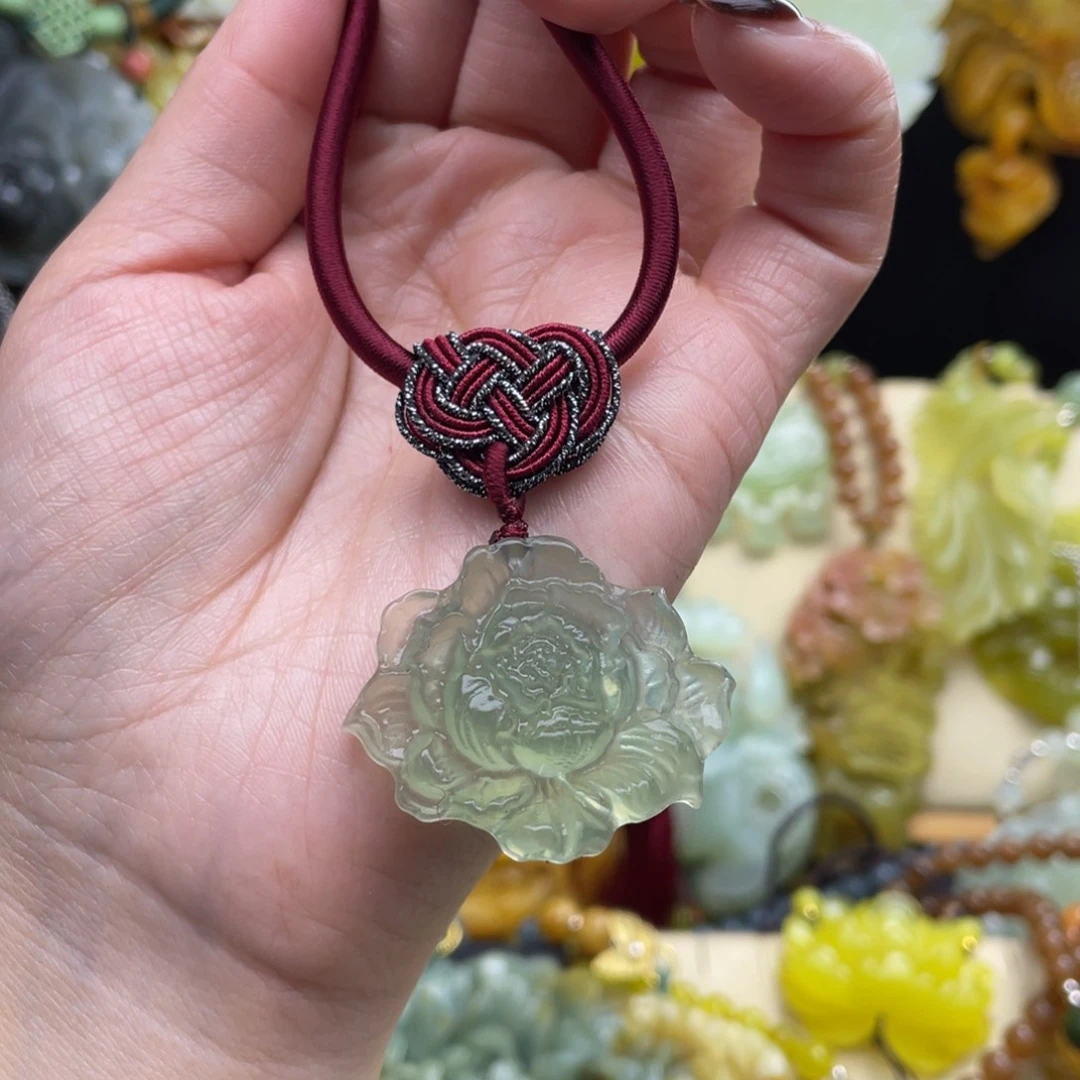 未镶嵌蛇纹石玉颈饰