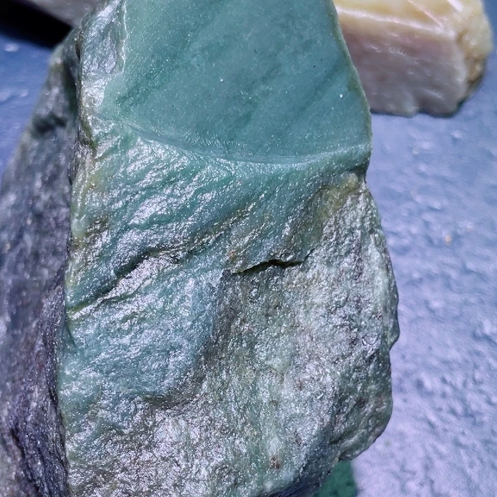 和田玉（糖玉）未镶嵌珠宝半成品