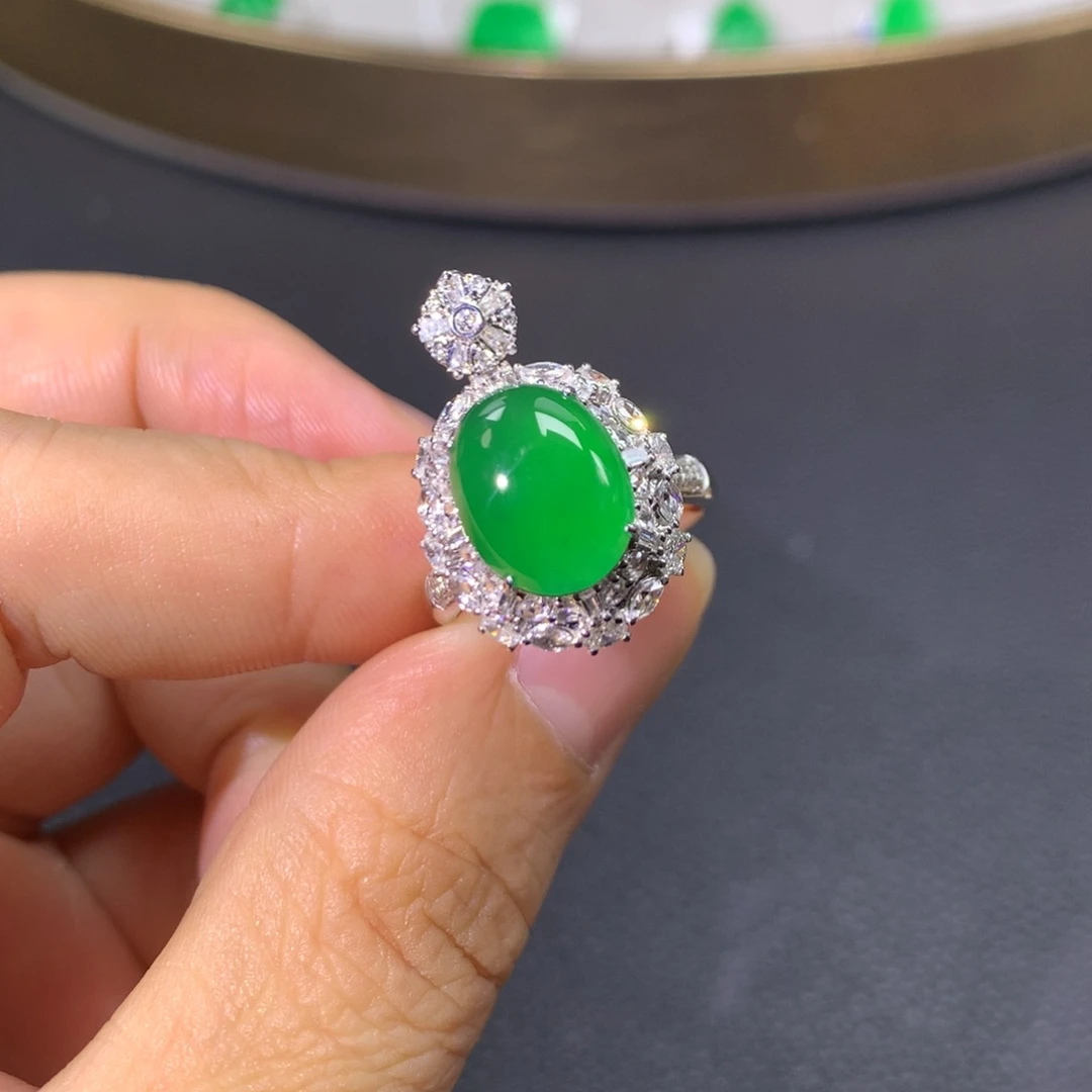 翡翠戒指18K金镶嵌翡翠