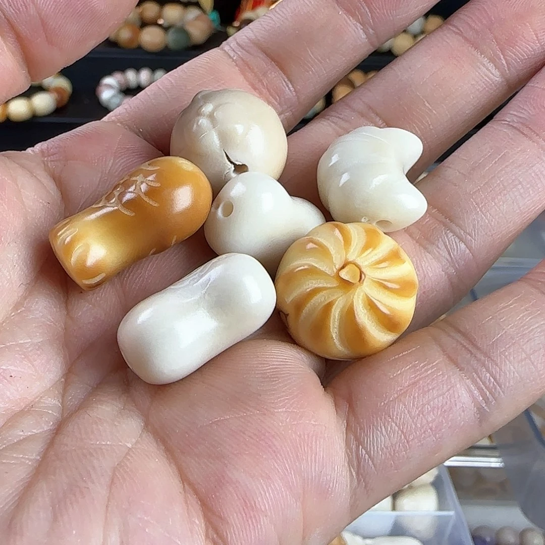 菩提根/象牙果吊坠瑕疵小雕刻件5颗不挑瑕有裂