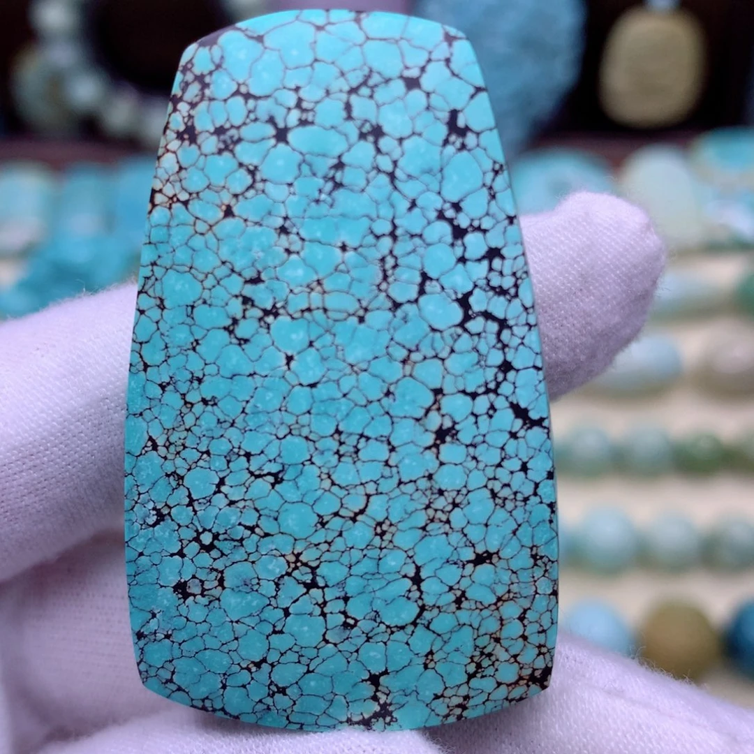 绿松石颈饰未镶嵌