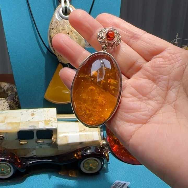 琥珀未镶嵌颈饰波兰设计款琥珀蜜蜡