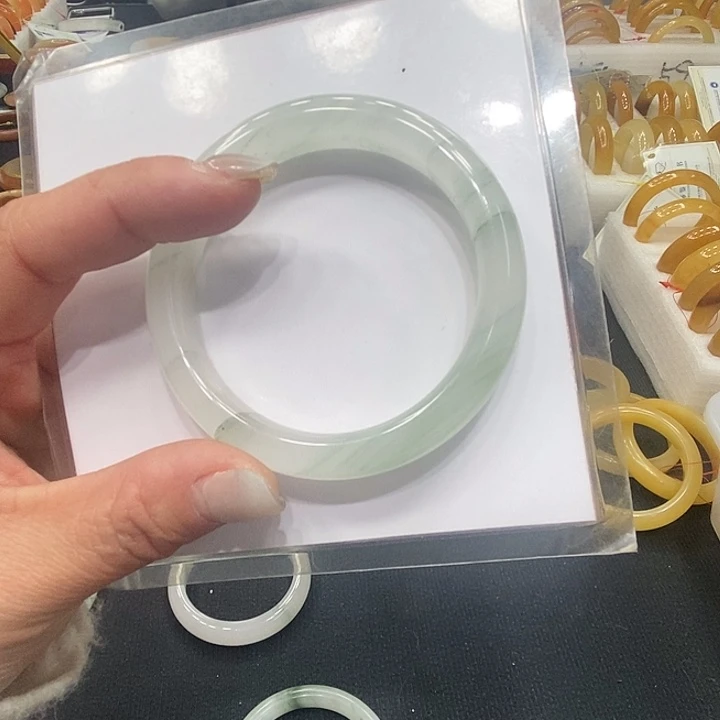 石英质玉（黄龙玉）未镶嵌手镯