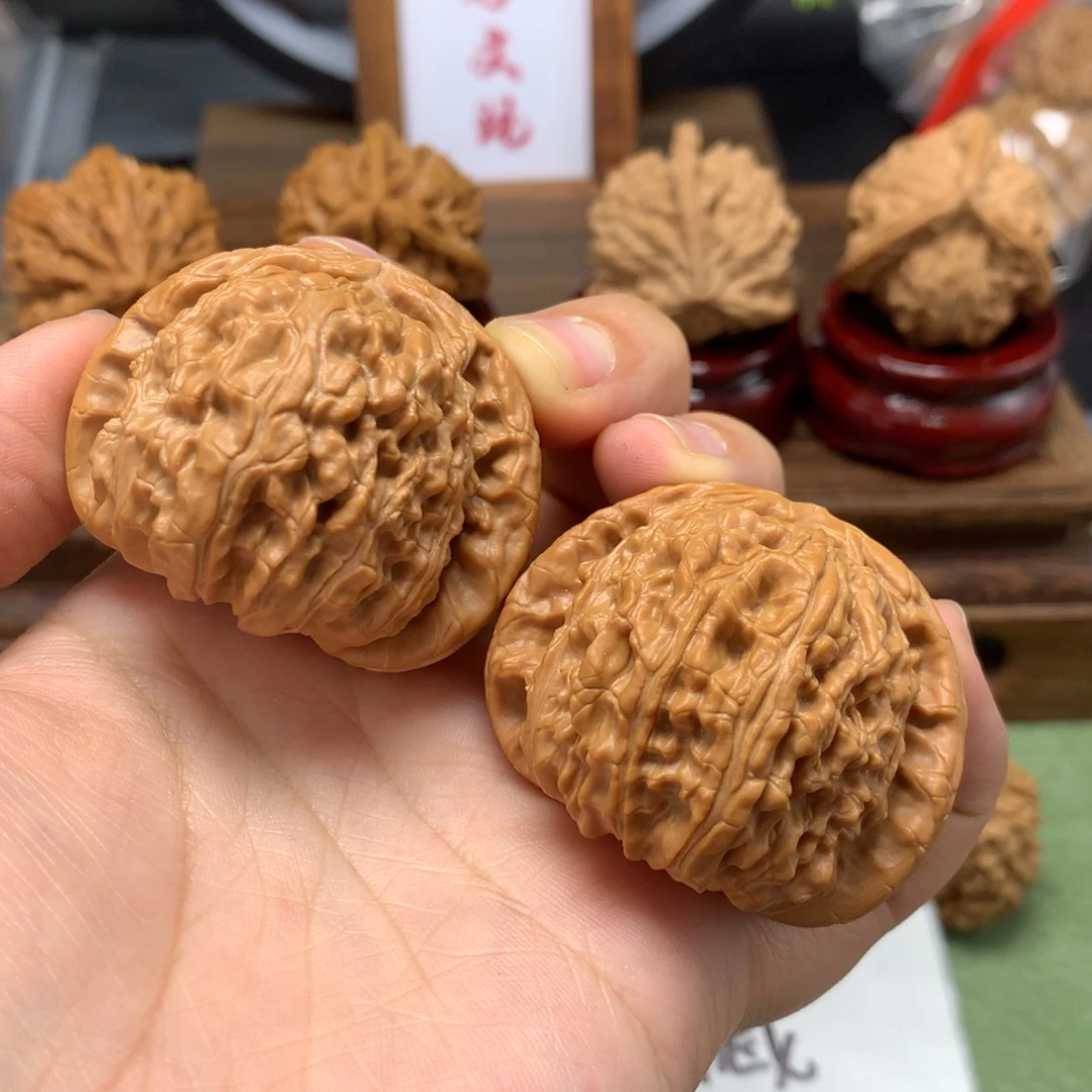 文玩核桃吊坠?****45白狮子