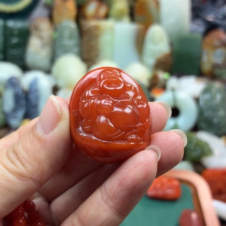 程***亮和田玉未镶嵌颈饰