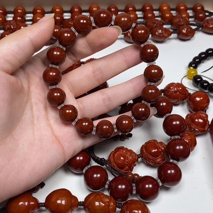 草***乐橄榄核雕刻工艺的发展