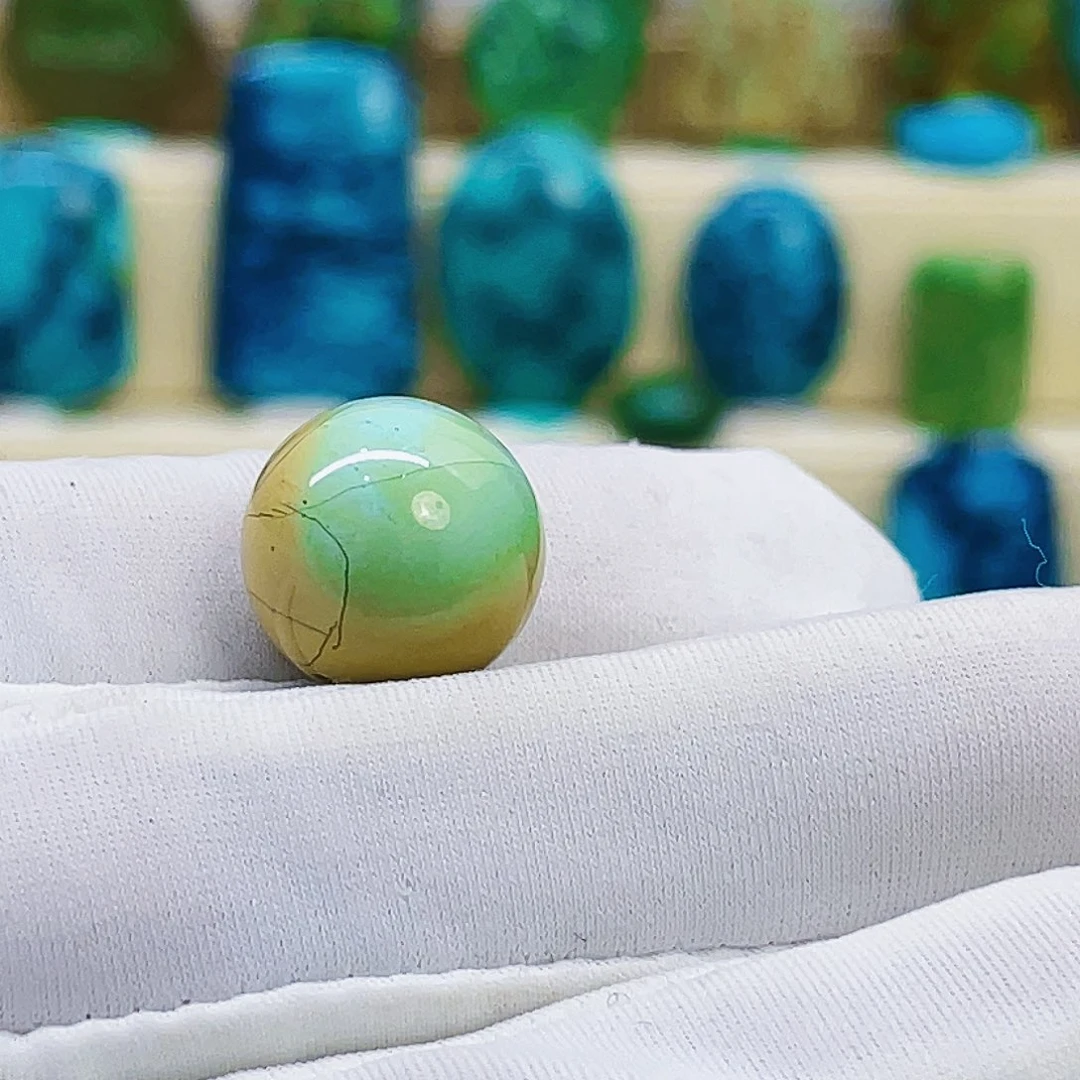 用***1绿松石未镶嵌颈饰