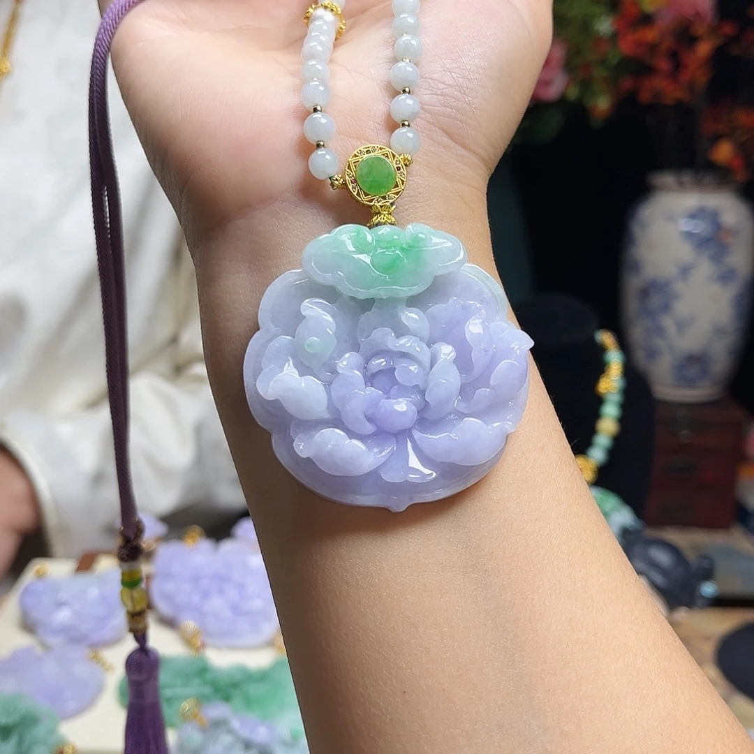 翡翠颈饰未镶嵌冰紫牡丹
