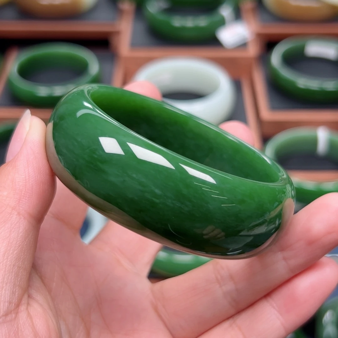 未镶嵌手镯和田玉（碧玉）