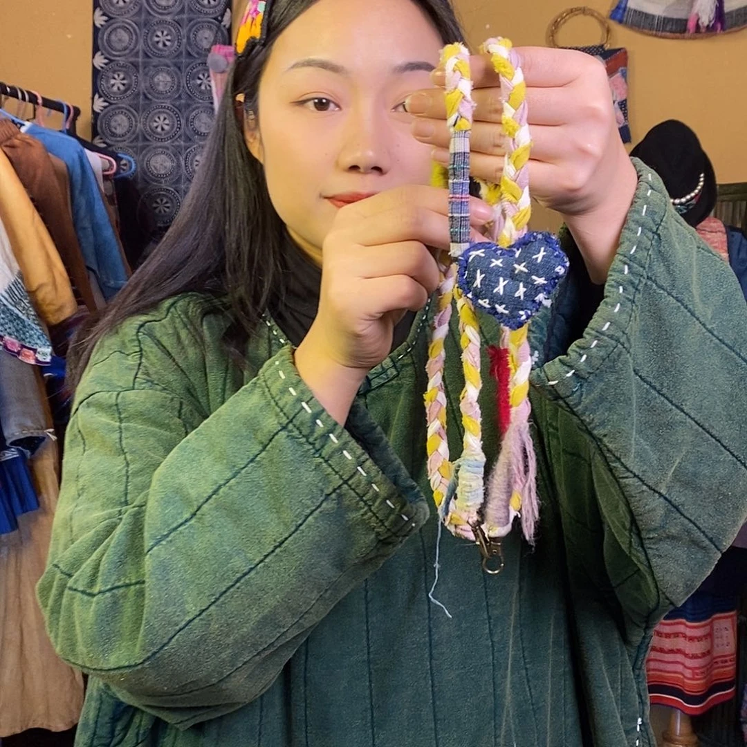 织绣o****9手工制作手机绳