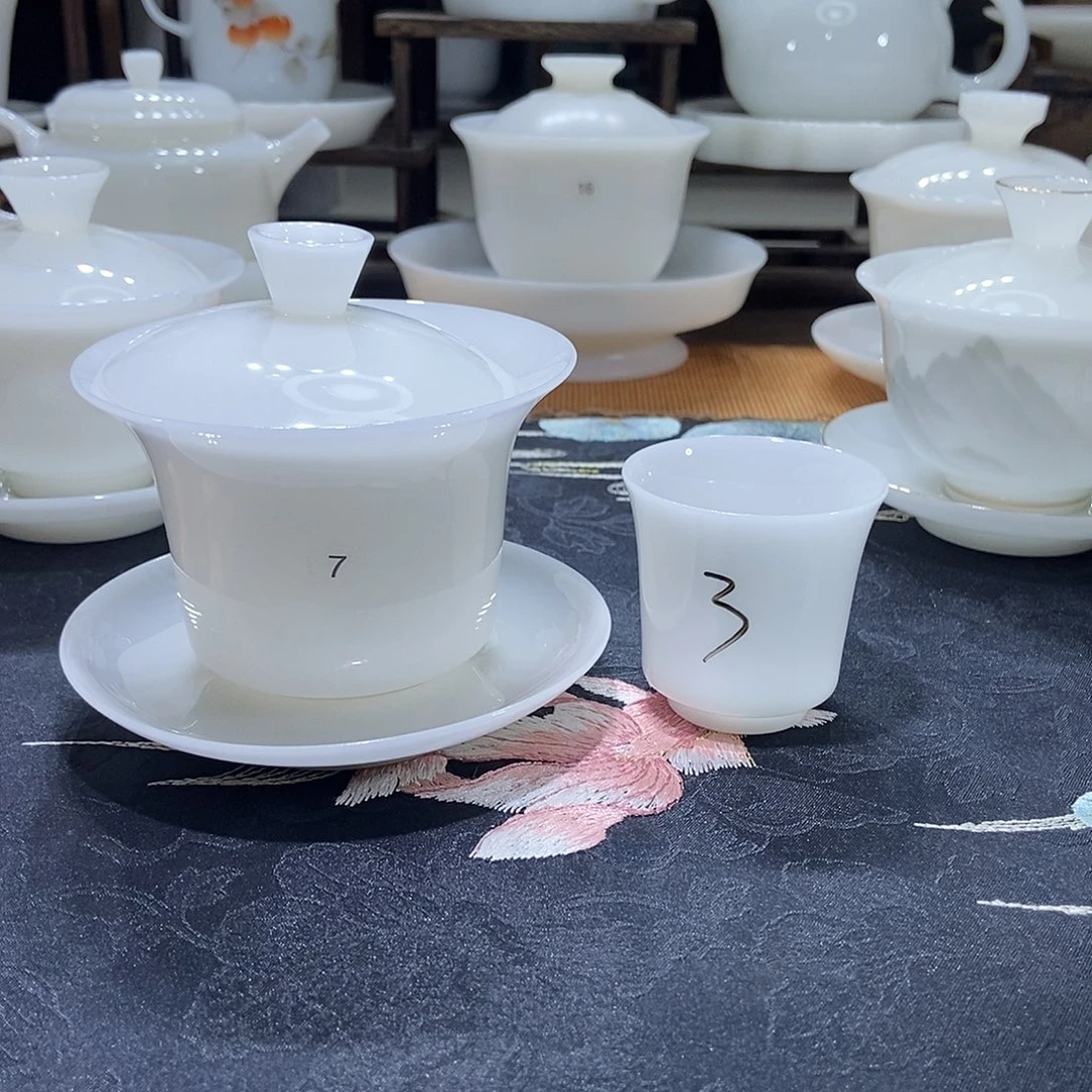 这么早还没有下班吧不回电话啊不