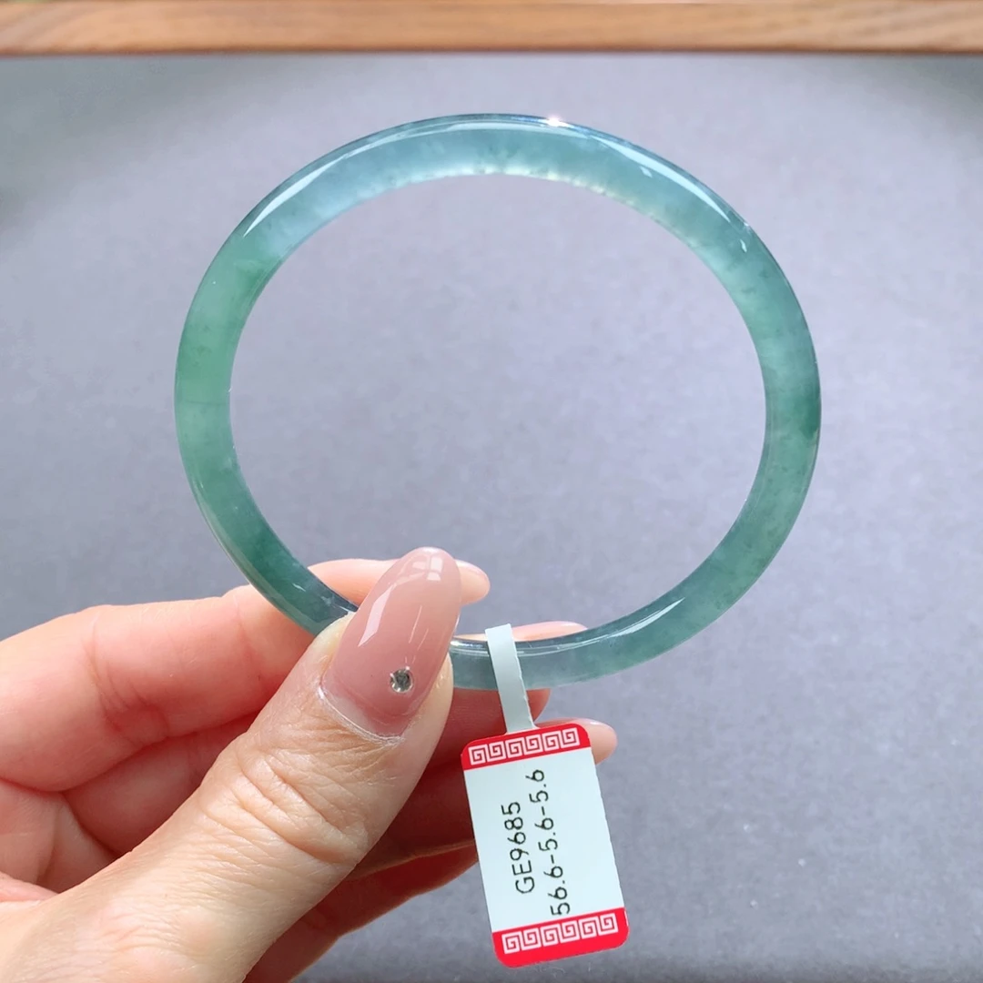 翡翠手镯未镶嵌天然翡翠手镯叮当镯