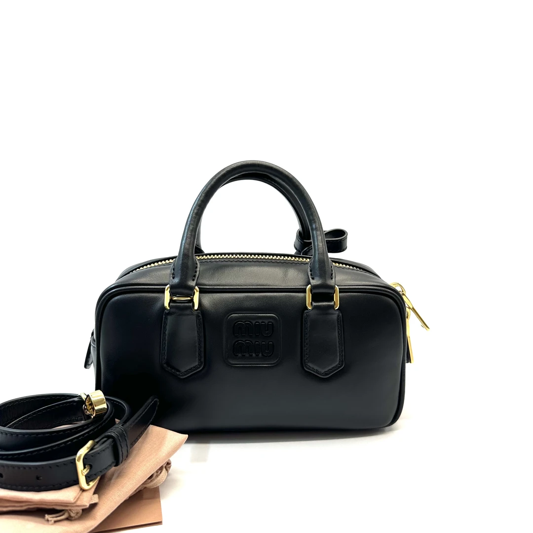 95新 MIU MIU/缪缪 98新Arcadia 系列黑色保龄球手提单肩包