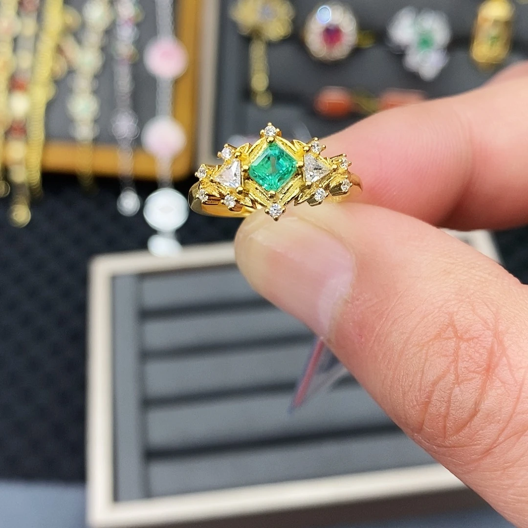 银S925镶嵌戒指祖母绿