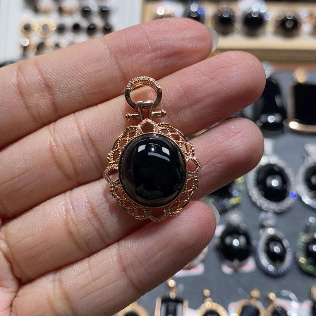 颈饰18K金镶嵌翡翠墨翠