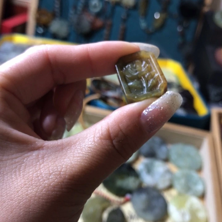 岫玉未镶嵌岫玉挂件