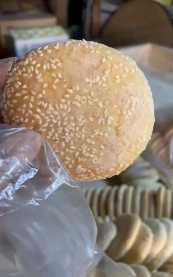 宝娟推荐莆田芝麻饼，香香的很好吃。