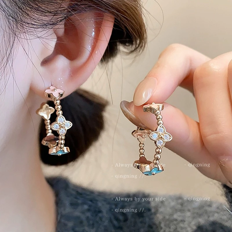 铜合金耳饰 金色滴油花朵C形耳钉气质复古宫廷风耳环高级感耳饰女