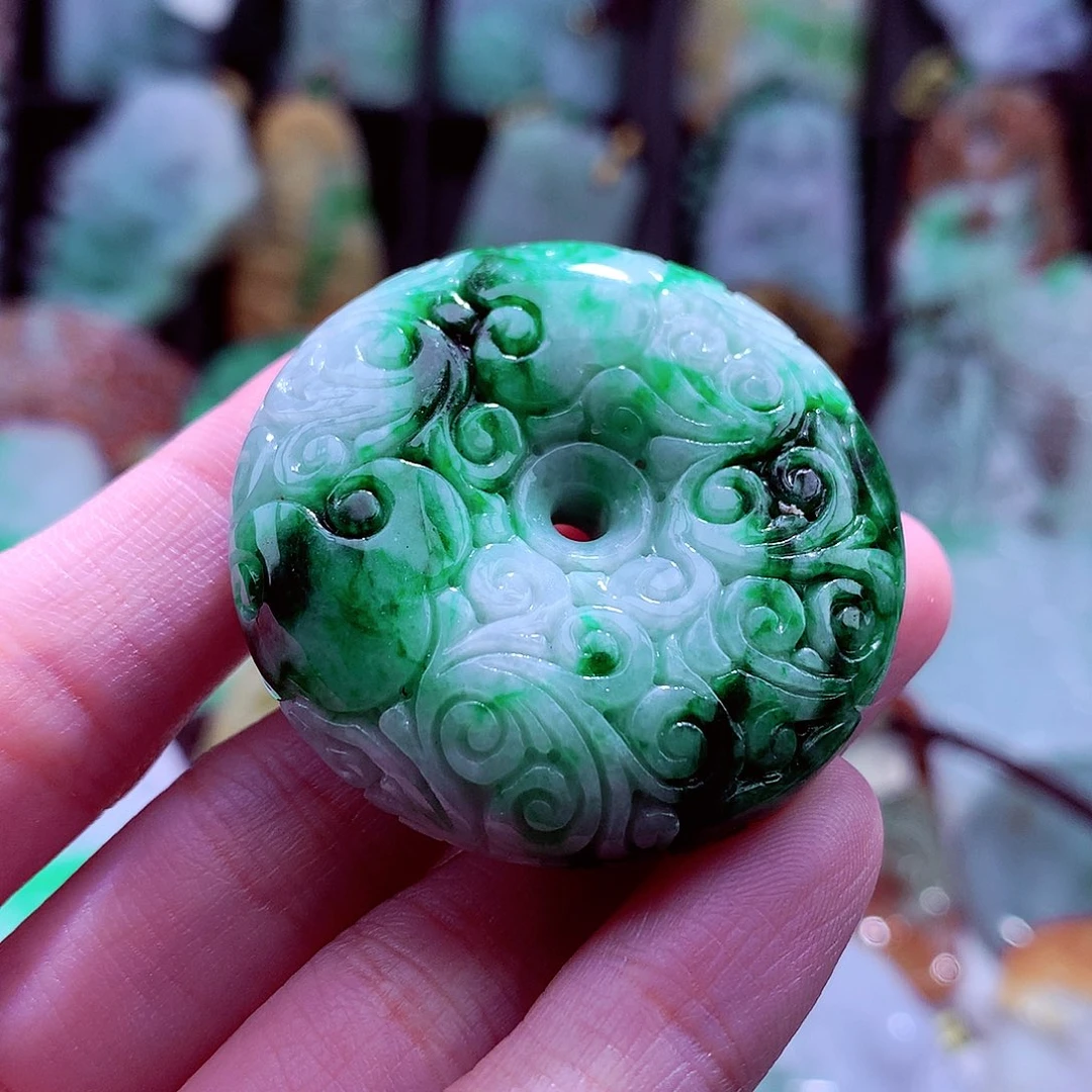 颈饰未镶嵌翡翠天然