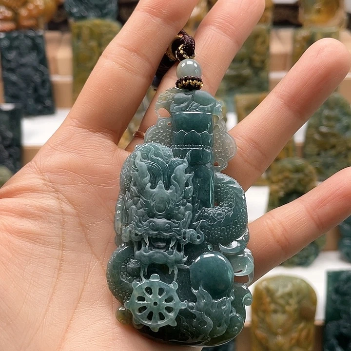 翡翠颈饰未镶嵌天然翡翠A货龙柱