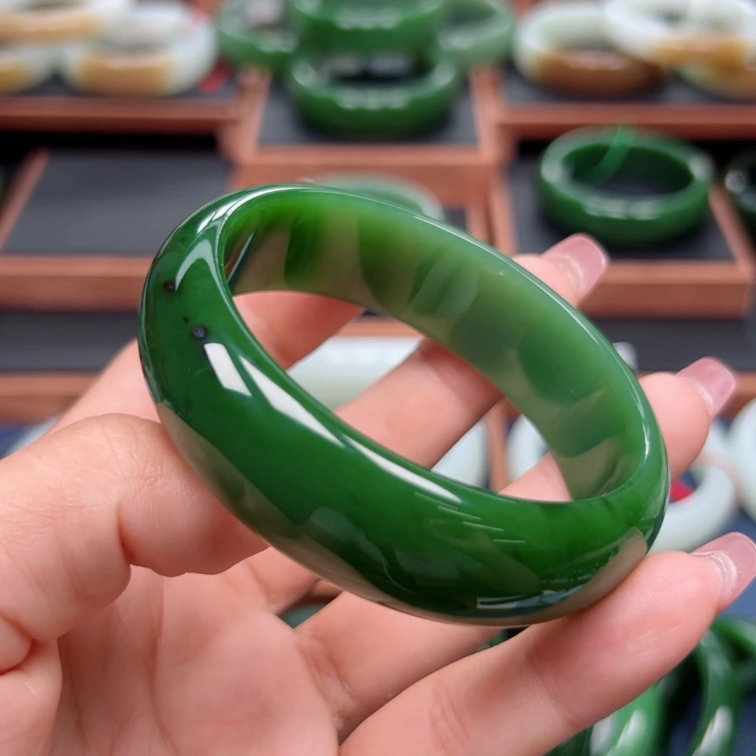 未镶嵌手镯和田玉（碧玉）