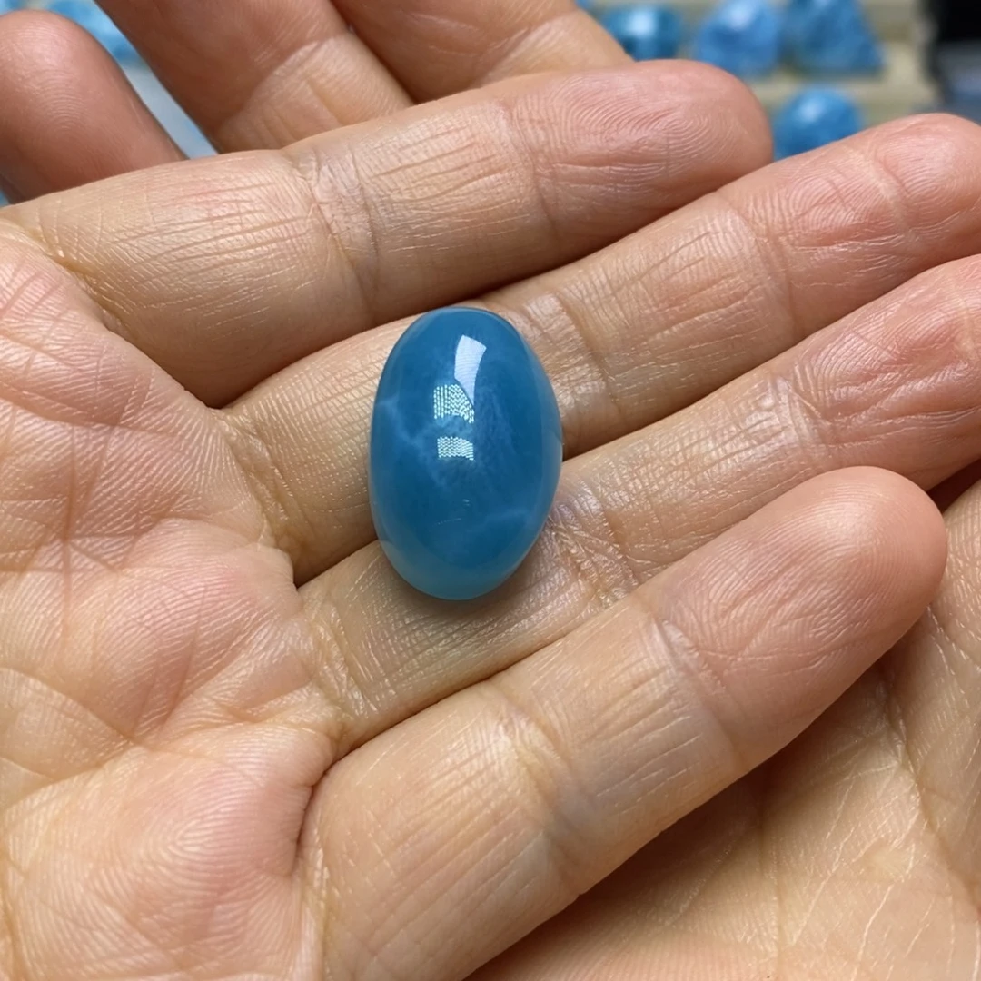 茉***莉未镶嵌针钠钙石（海纹石）颈饰