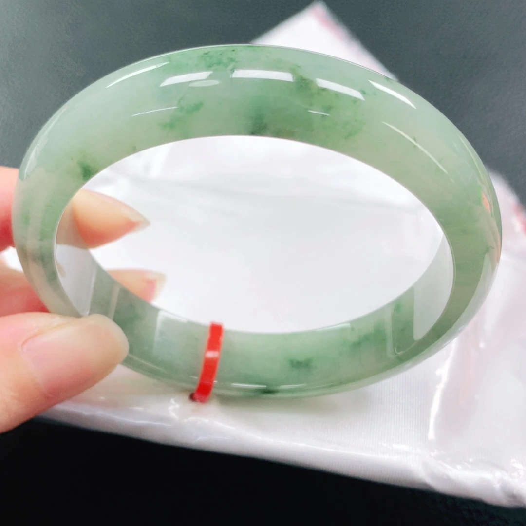 翡翠手镯未镶嵌57圈