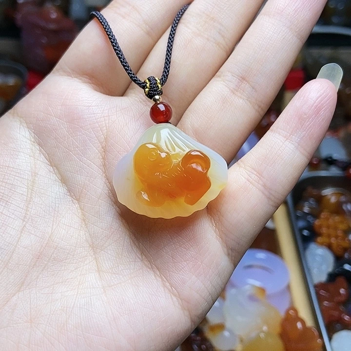 未镶嵌颈饰玛瑙/玉髓