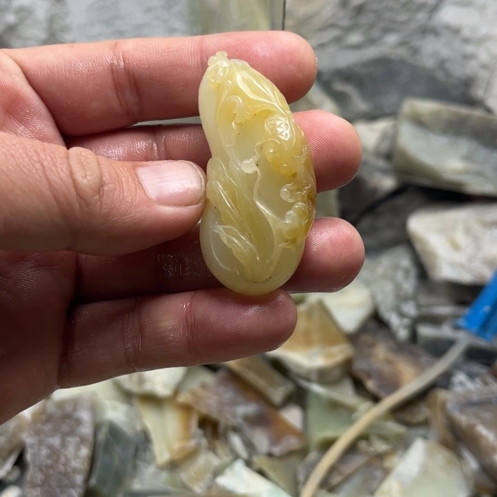 和田玉（糖玉）未镶嵌挂件