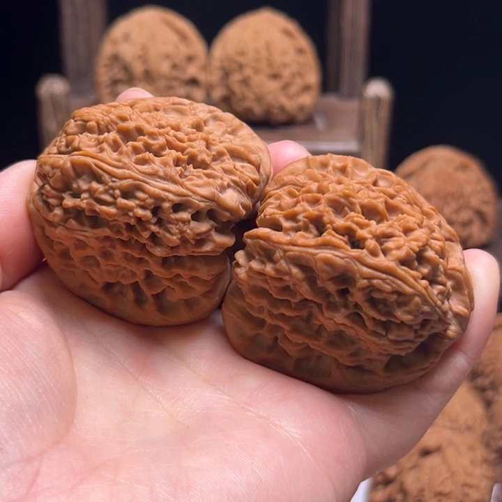 文玩核桃把件金****售43南疆石狮子头