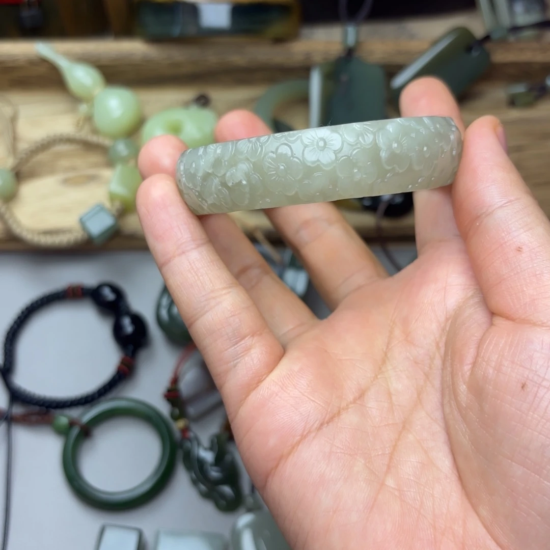 糖***甜和田玉未镶嵌颈饰