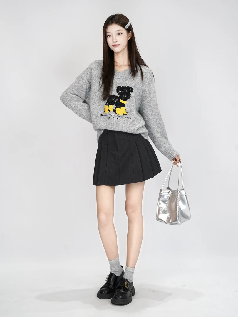 [街调]休闲时尚百搭印花中版V领毛衣