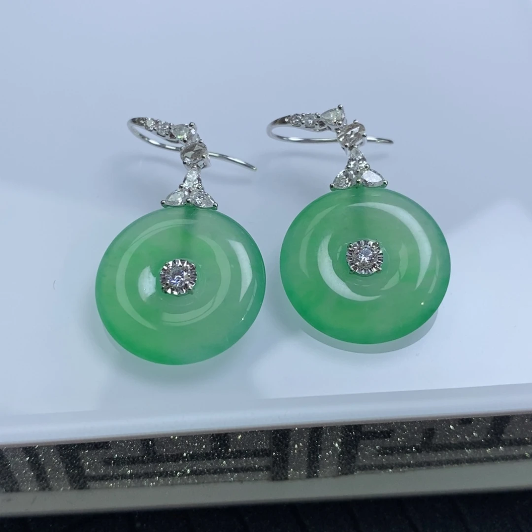 翡翠18K金镶嵌耳饰芙蓉绿甜甜圈