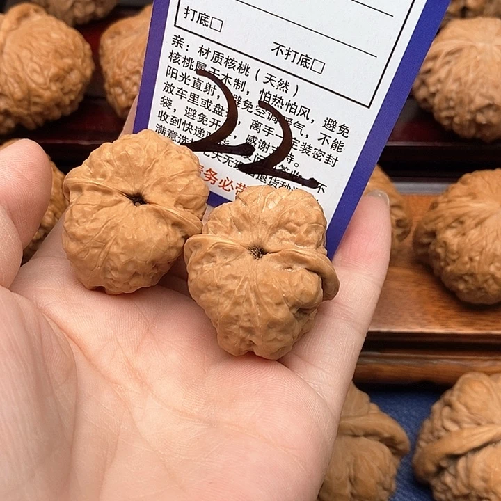 桃核吊坠蛤蟆狮子头32