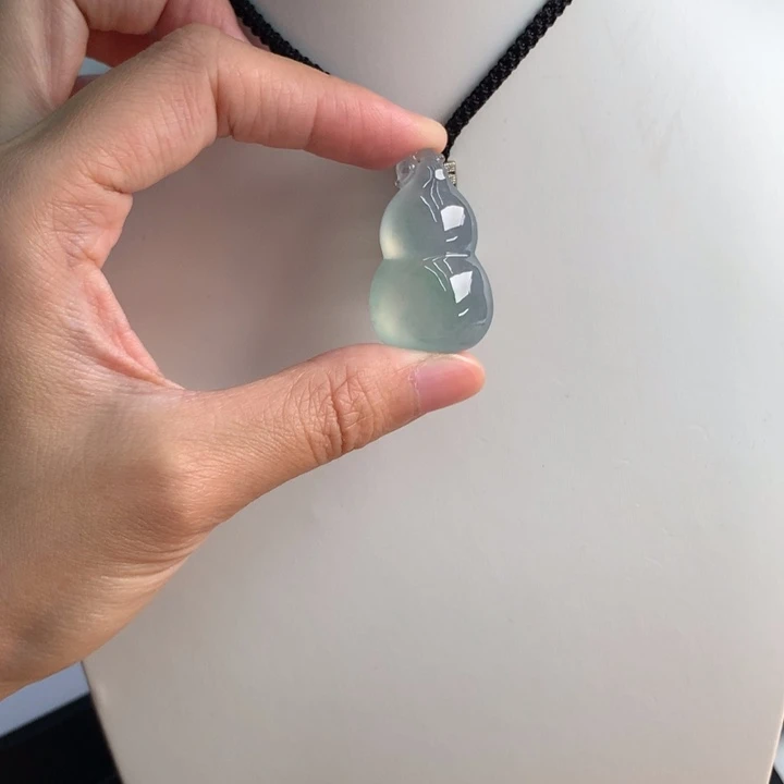 颈饰未镶嵌翡翠…..