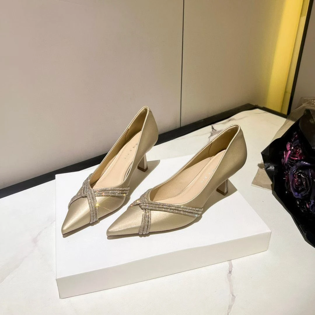 2025新款季气质网红百搭女鞋细跟高跟鞋尖头小众高跟鞋