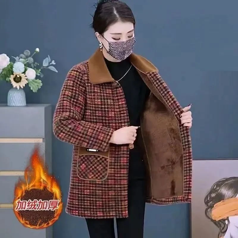 妈妈装冬季加绒保暖水貂绒上衣外套女新款中长加厚贵妃绒洋气大衣