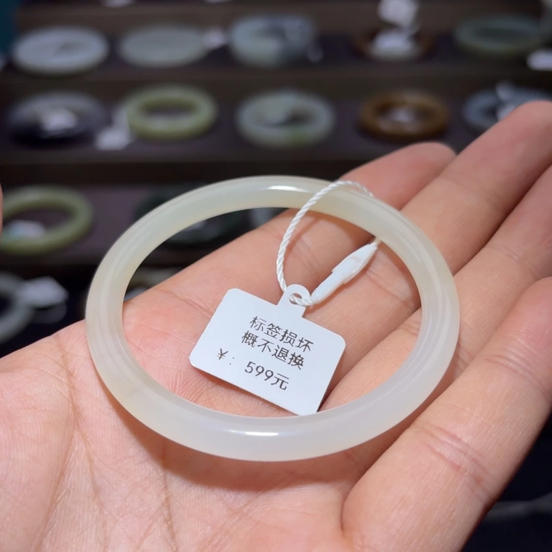 和田玉手镯未镶嵌55.5mm