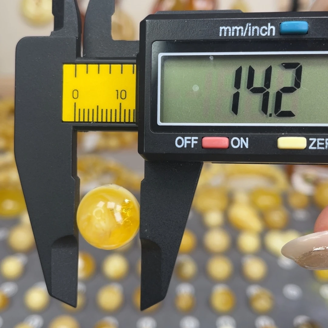 琥珀未镶嵌裸石78