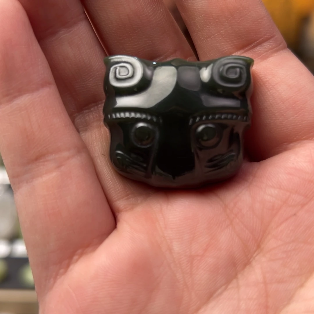 閒***抱和田玉未镶嵌挂件