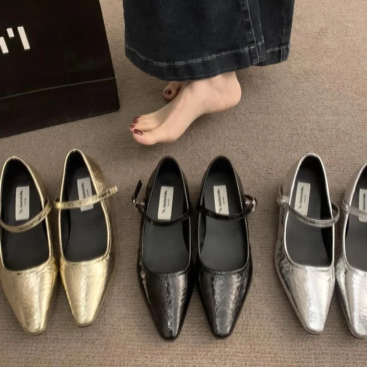 内黑色玛丽珍鞋女鞋2025年春秋新款浅口一字带配裙子尖头单鞋