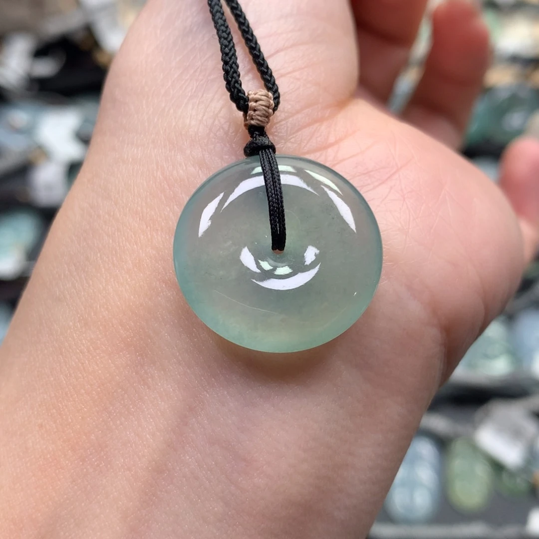 翡翠颈饰未镶嵌扣子