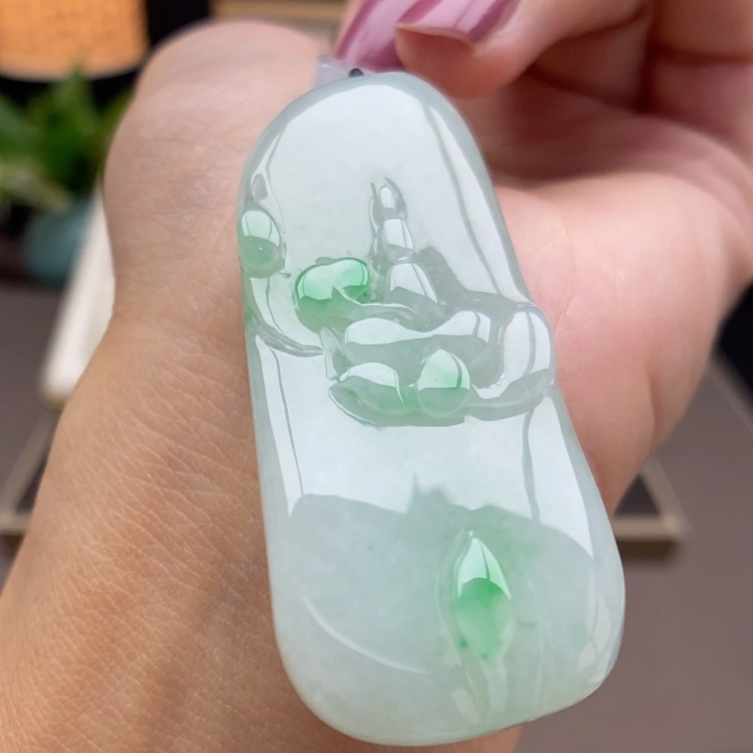 翡翠未镶嵌颈饰吊坠83