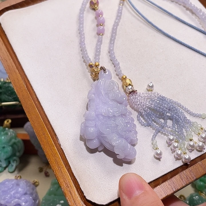 翡翠未镶嵌颈饰Y**i翡翠吊坠