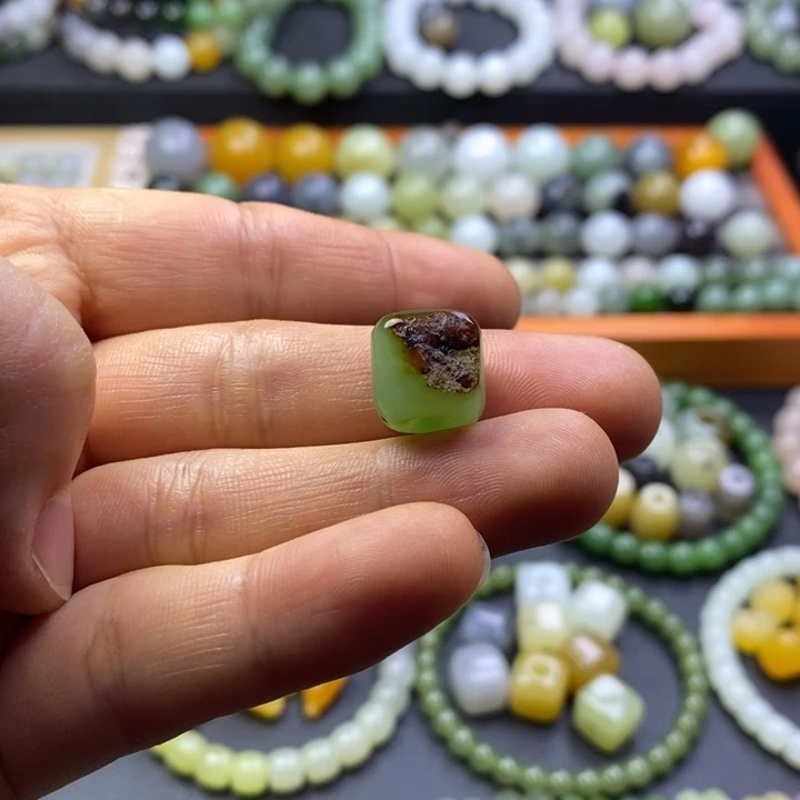 和田玉未镶嵌珠宝半成品碧玉方块卡12