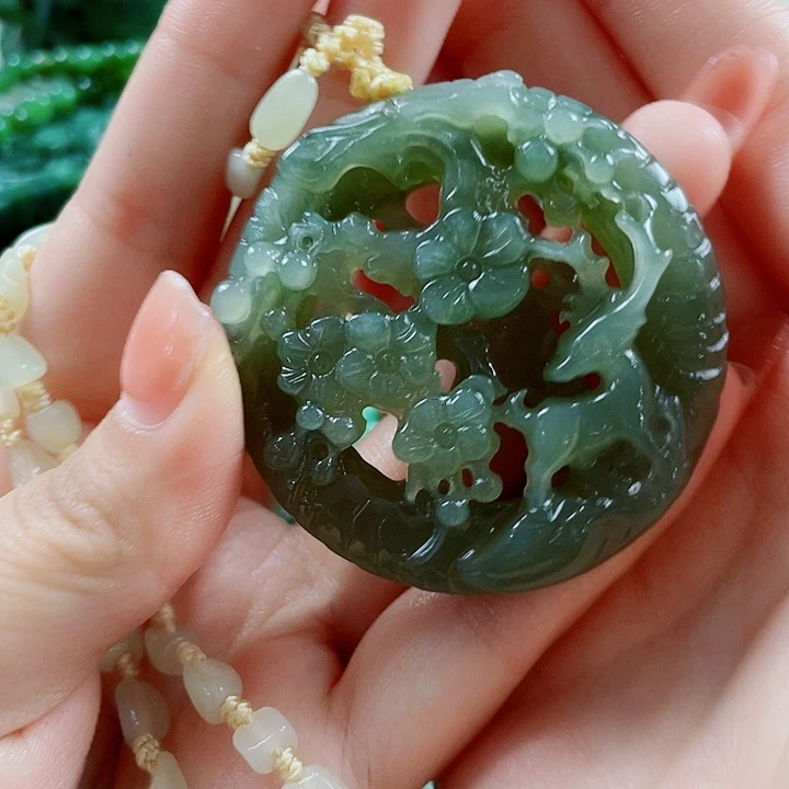 颈饰未镶嵌和田玉