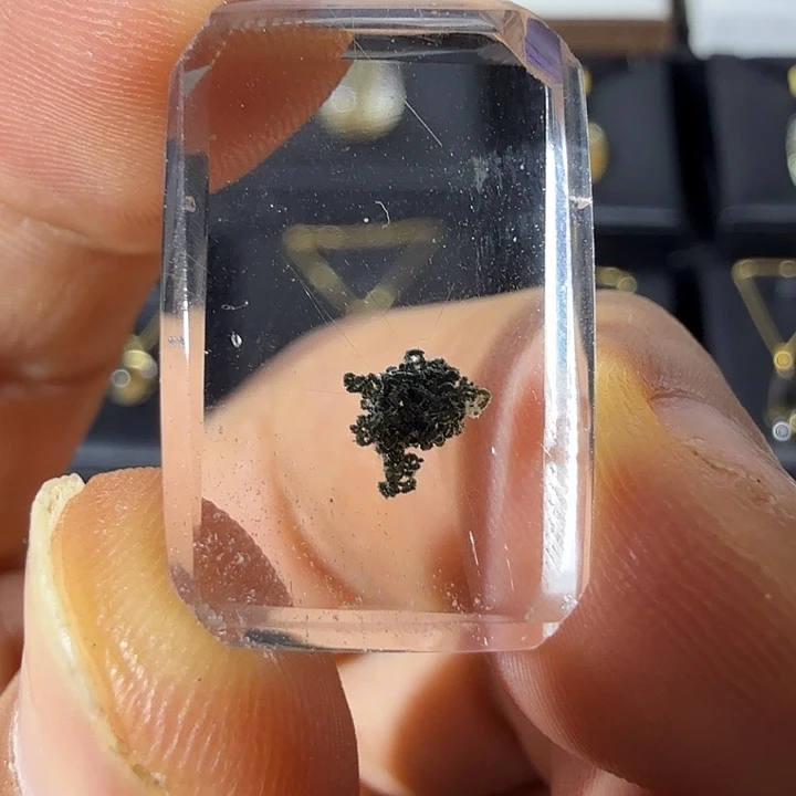 未镶嵌颈饰水晶吊的